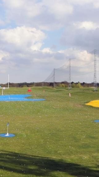 Home to a 46-bay, multi-tier, floodlit driving range, powered by Toptracer Range technology, and complimented by a practice green and bunker, coffee shop and American Golf Store. 
There truly is something for everyone at Sidcup Family Golf!

#drivingrange #golf #toptracer #floodlitrange