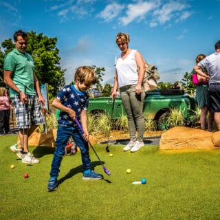 Hello sunshine 🌞
Make the most of the weather and join us for for putting fun!

#mulligans #mulliganssidcup #sunshine #warmweather #crazygolf